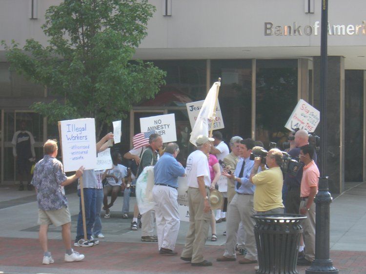 hartford_immigrant_rights_rally_june25_05_04 